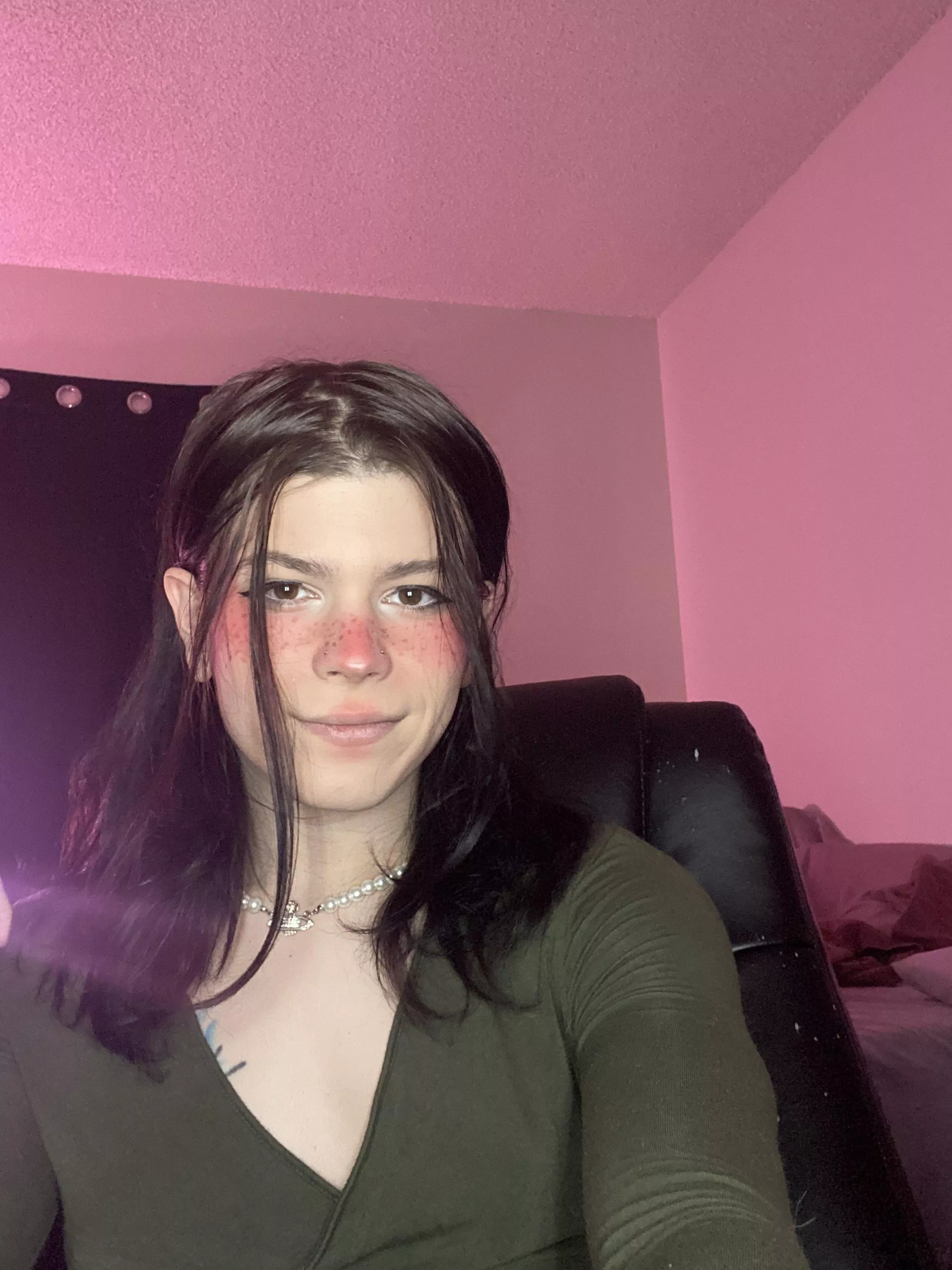 Happy Friday everyone (: