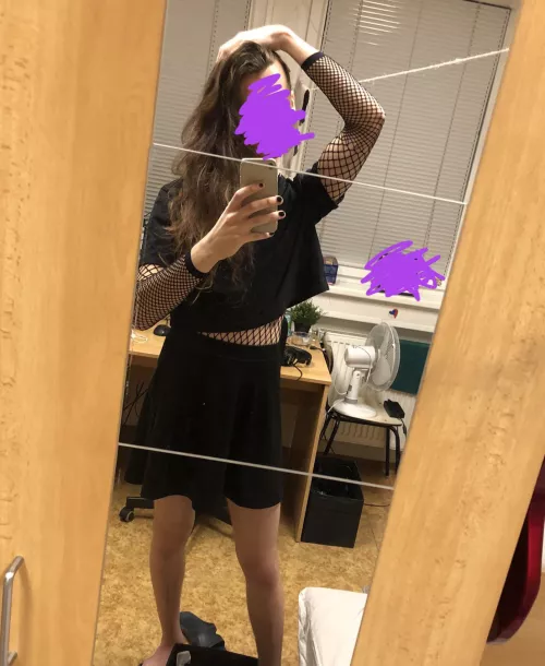 Hey! First time here, a lil bit shy