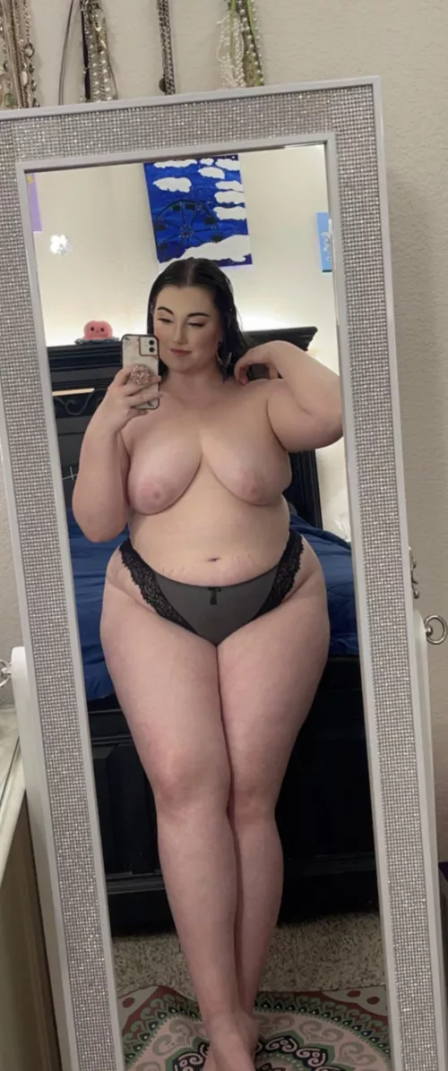 I like a good mirror selfie, don’t you?