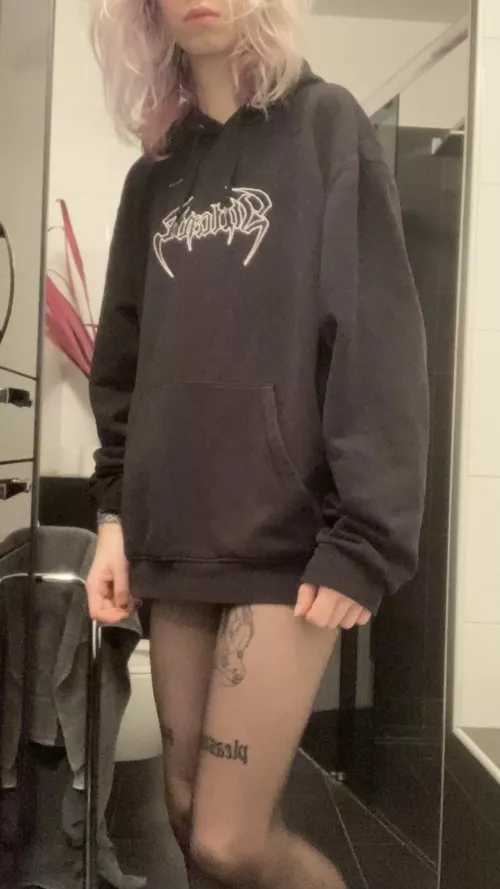 i love this hoodie