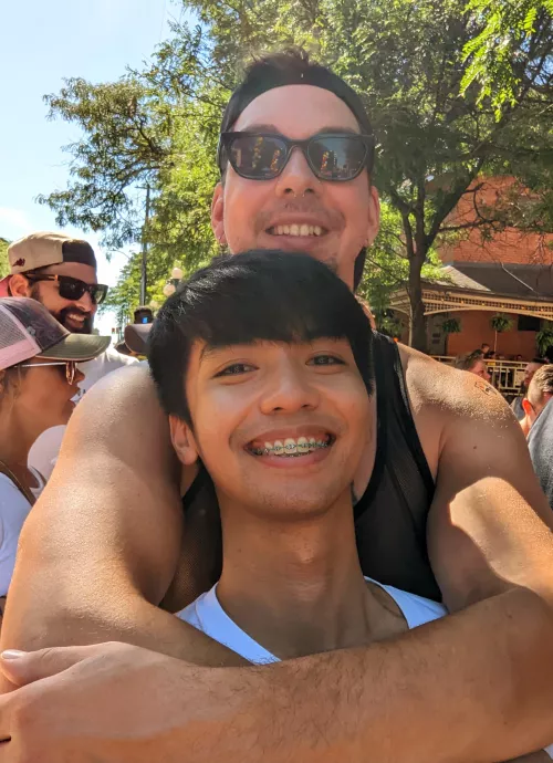 It's our 10 month mensiversary today 💕 (we met on Tinder btw lol)