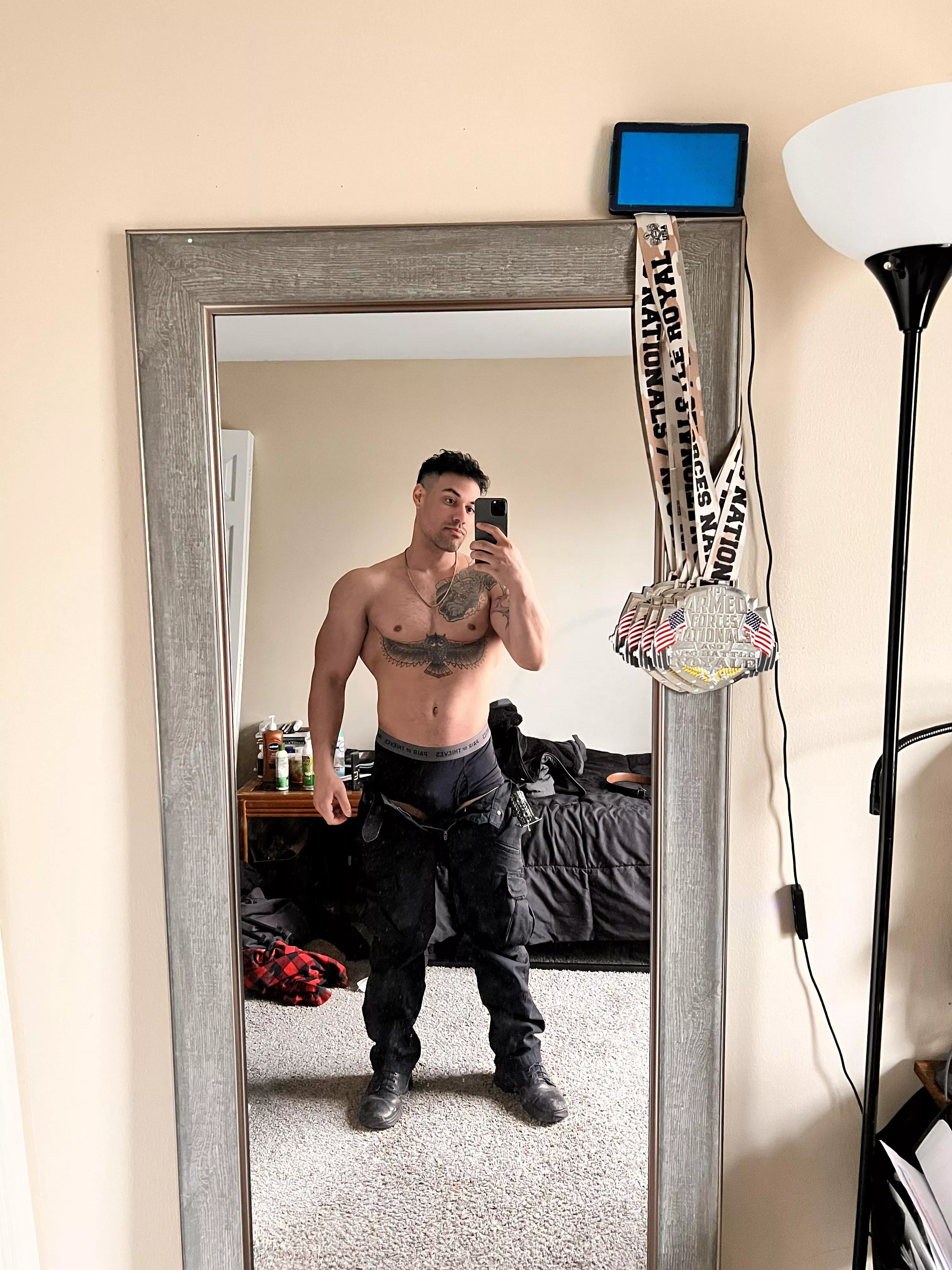 Oops pants fell down 😏