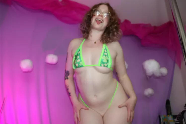 Slutty Leprechaun giving you luck🍀