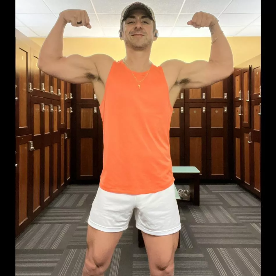 So proud of myself. We're all a work in progress, but it's so important to celebrate your successes, no matter how big or small. What are you proud of today??