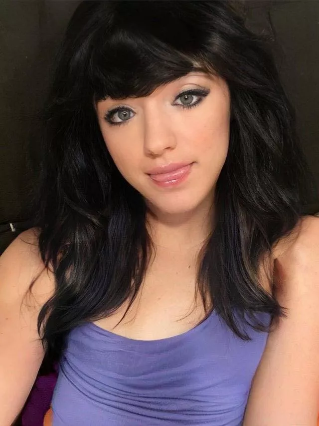 This is teen sissy Nikki,, there's no point of her to pretend to be a boy anymore, is there ?