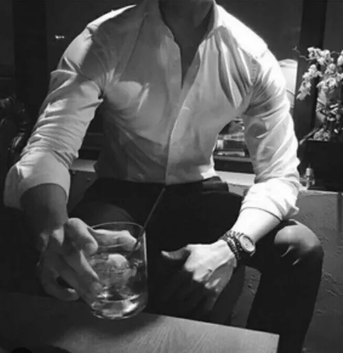 Tired of the Fakes. DM if youβre real.