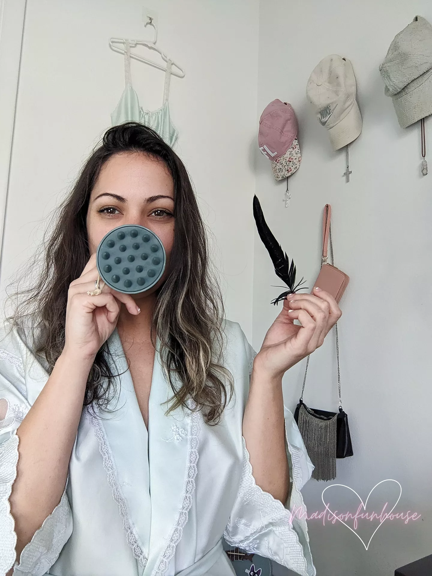 who wants to play 💗😈