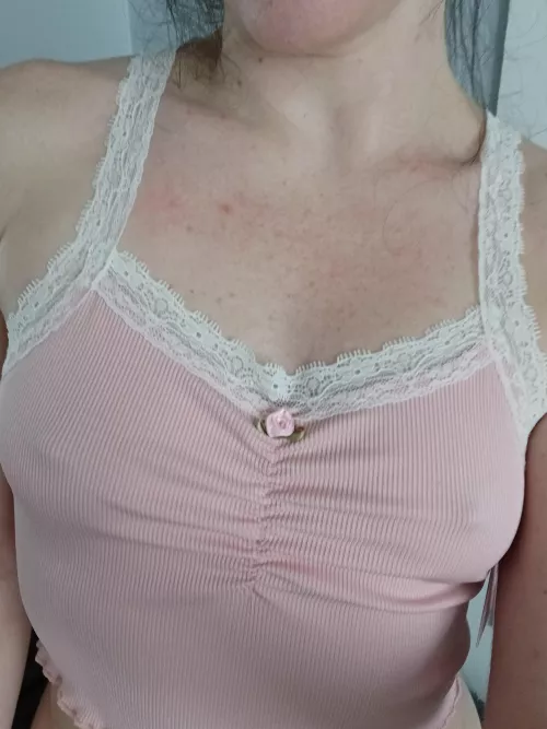 yes I choose my clothes specifically for this reason