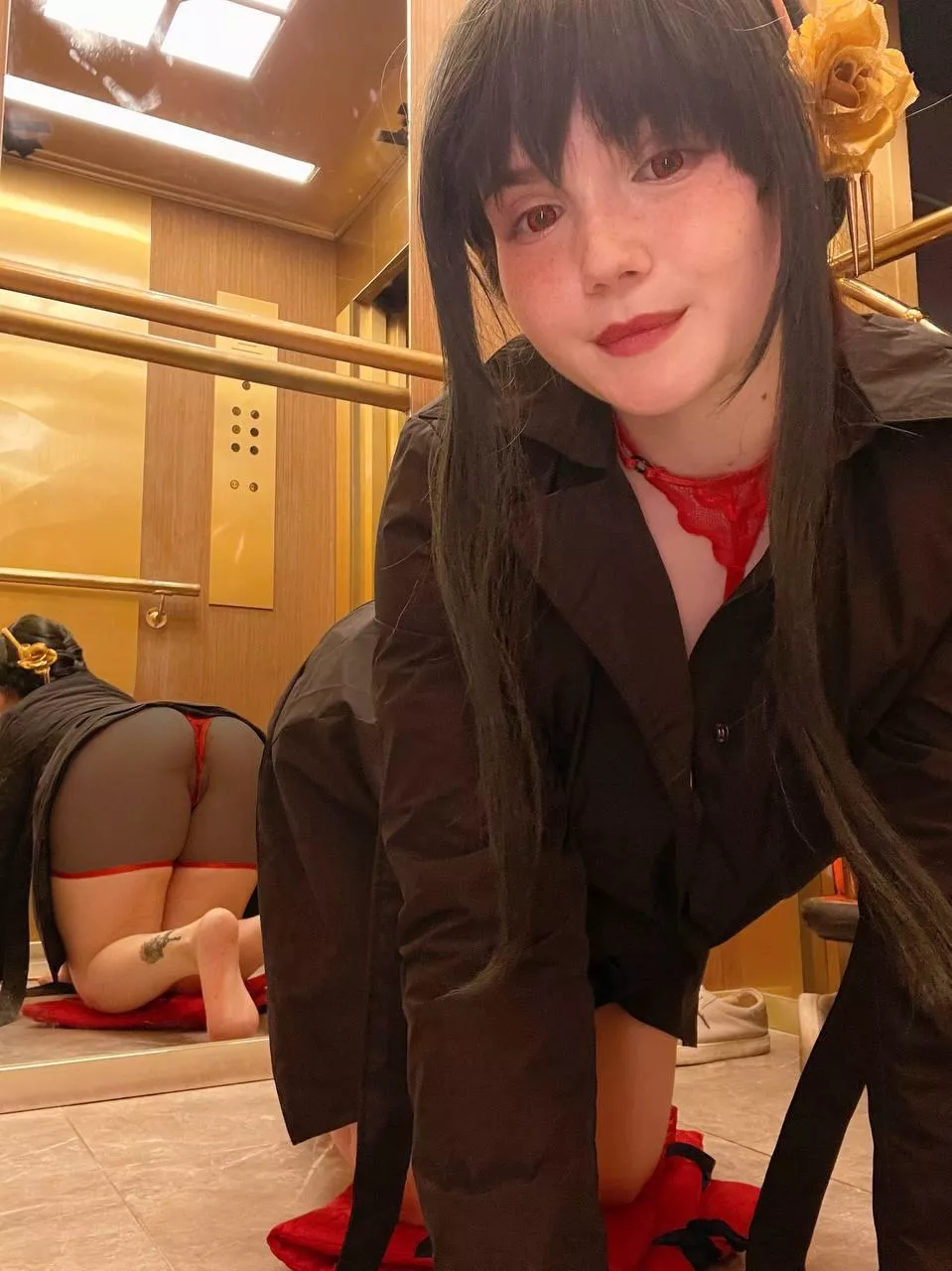 Yor Forger cosplay by Neyrodesu