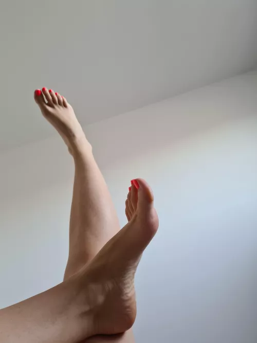 After morning workout👑 shower or someone wants to smell them first?💋