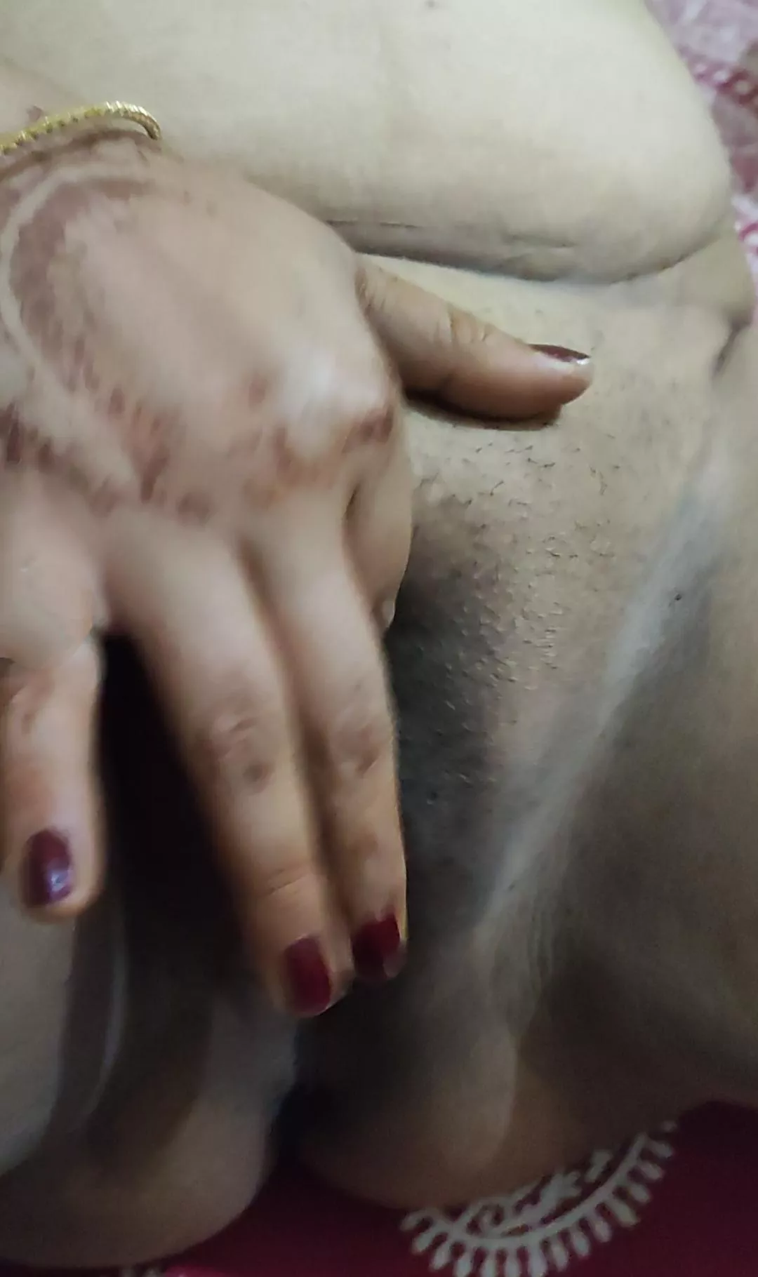 Any Arab/Pakistani alpha wants to degrade me racially ,a bengali wife. pic hunters stay away