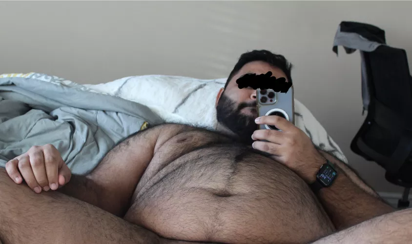 Anyone need a big belly to kiss in between eating me out ;)