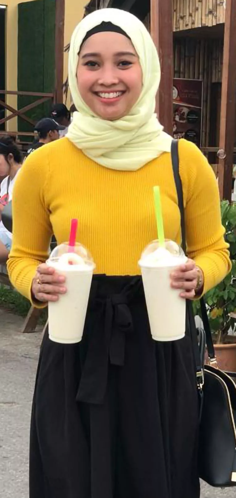 [challenge] cum on a hijabi lady