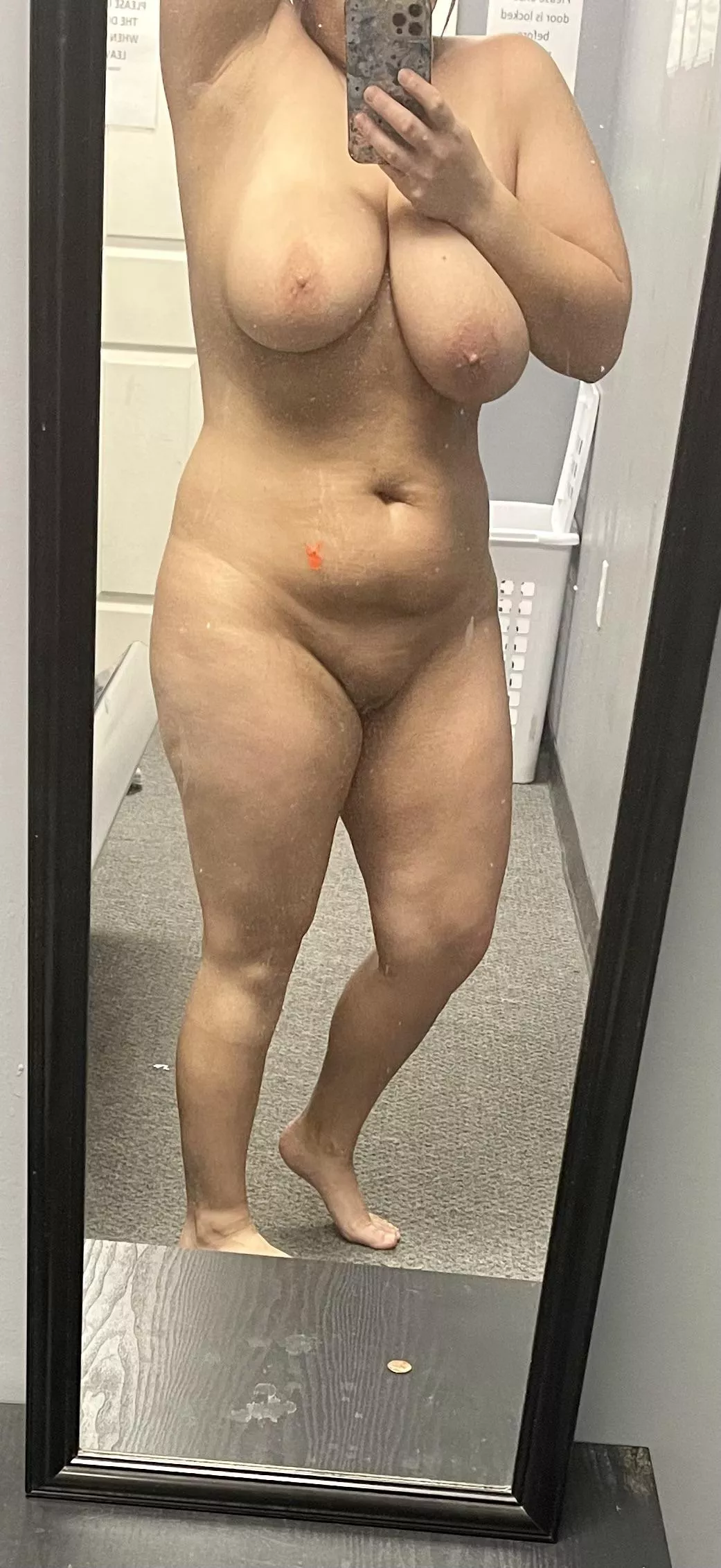 Feeling very sexy (f)