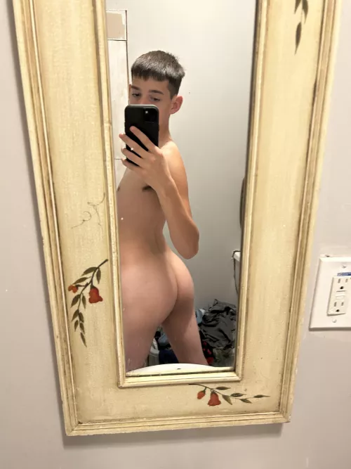 Get down on your knees and eat my ass