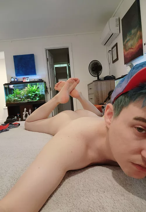 How about you pause that game and play with my tight hole instead 😘💦