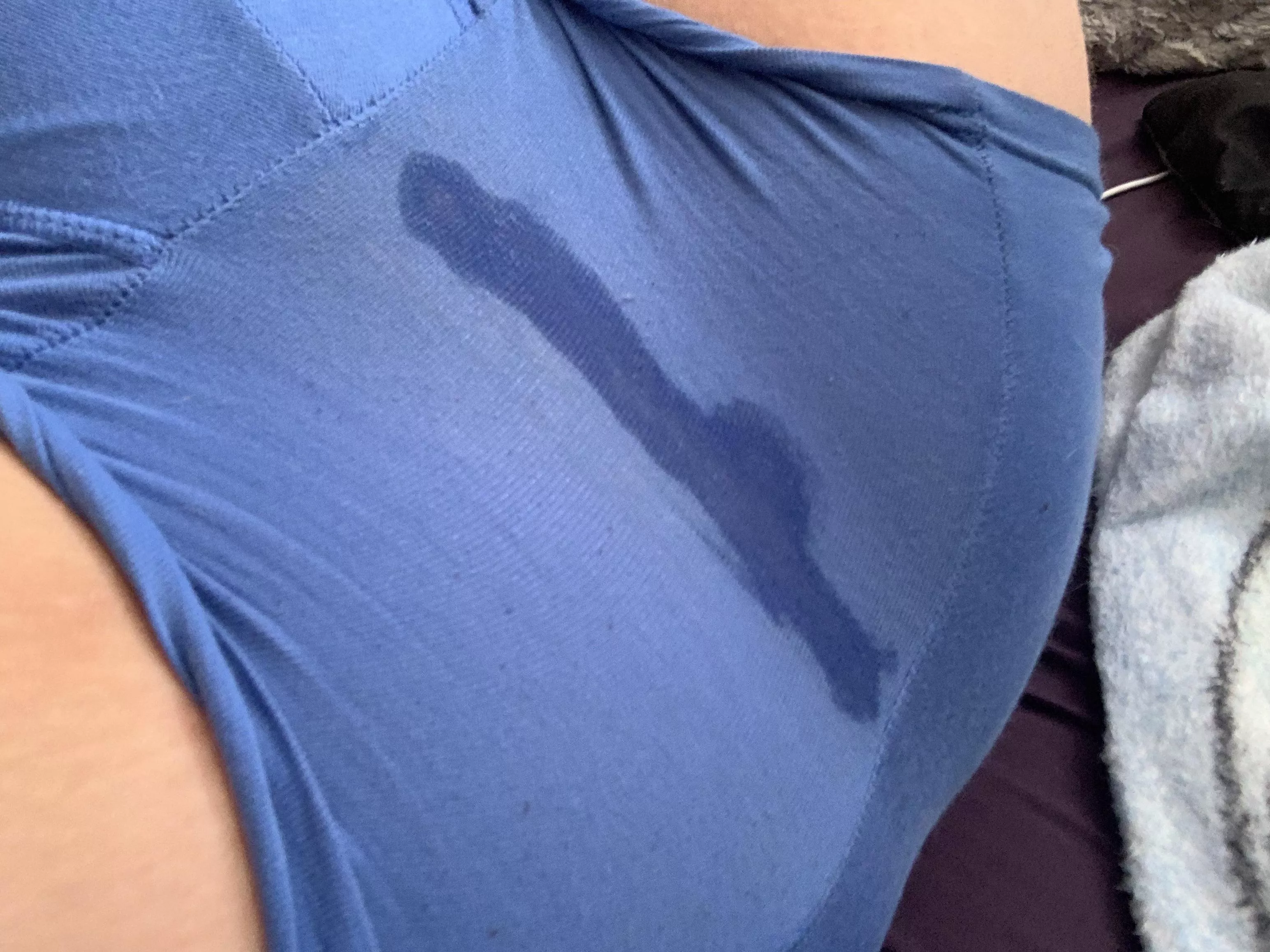 it feels so good cumming in my boxers >\\\<