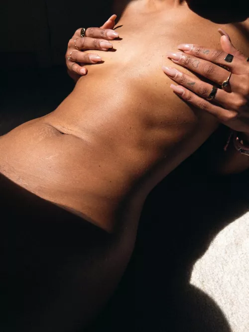 Long nails is a way of life.. 💗💅🏽