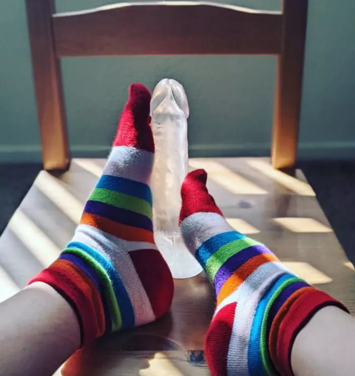 Mommy will humiliate the tiny clits of everyone who upv and say hi to this 😂🤏