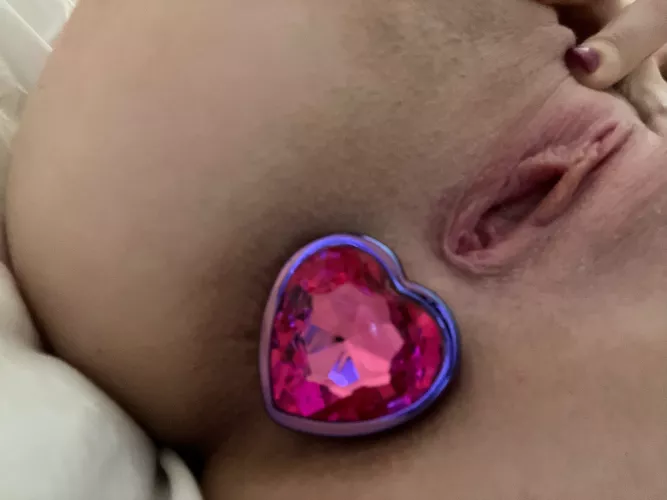 One hole is always full, one hole is useless