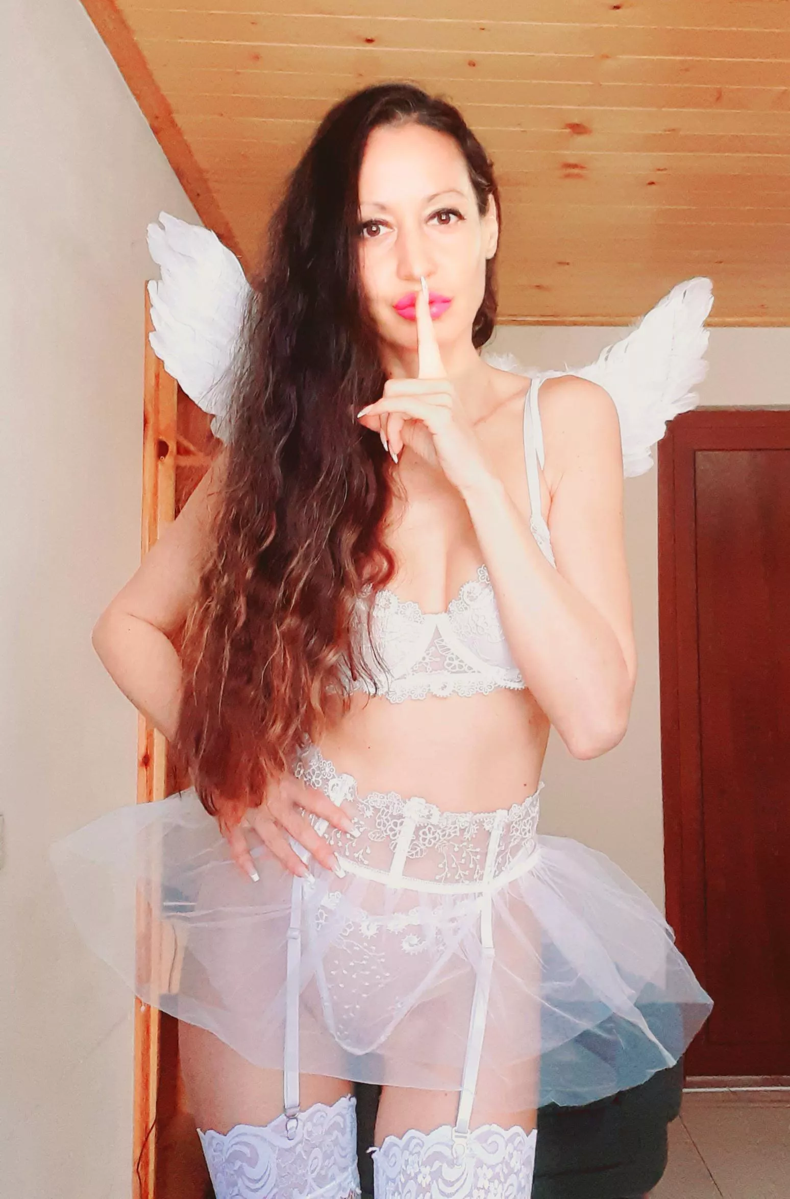 One Victoria's secret Angel has just fallen here. (F41