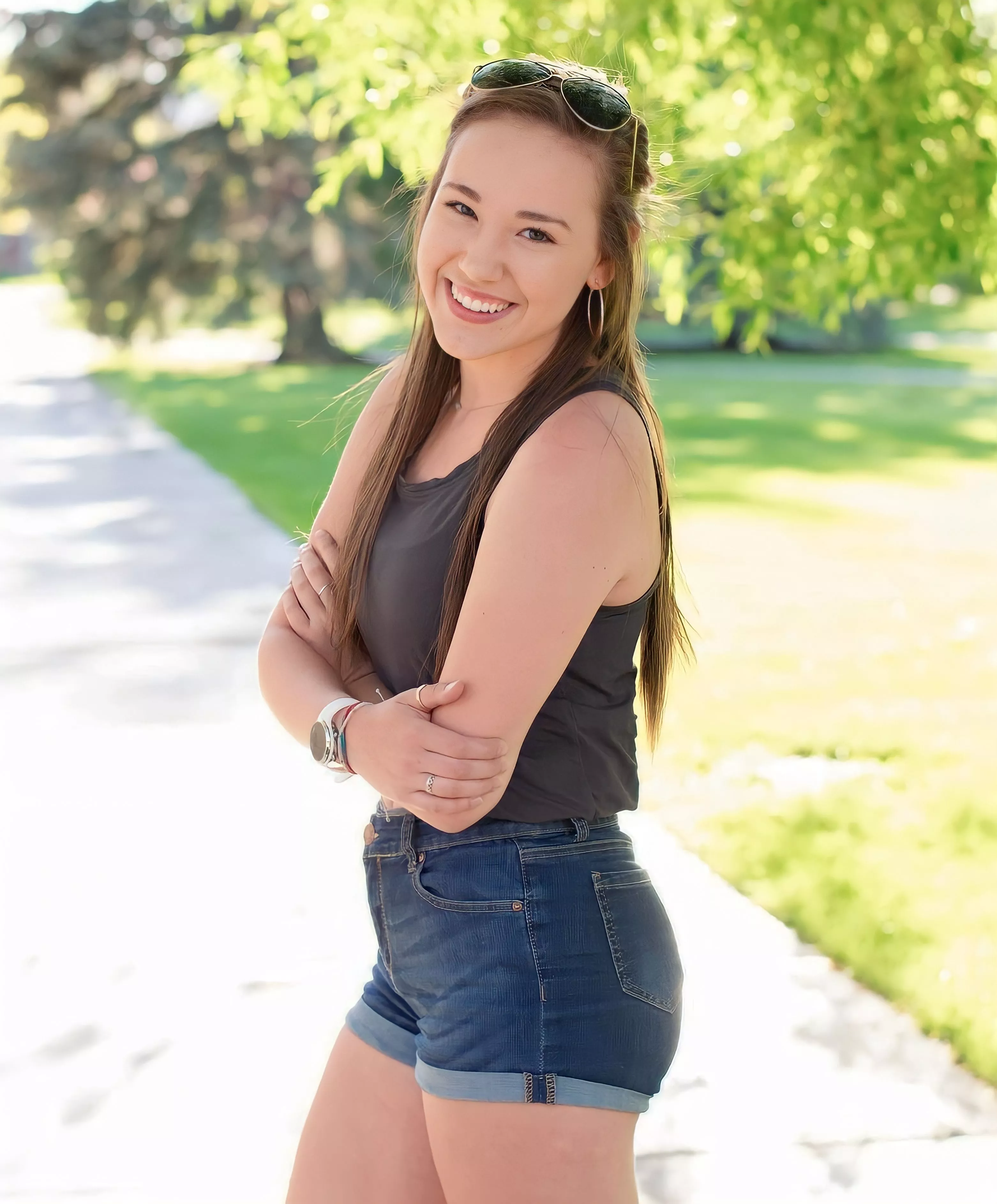 Pretty Brunette (21)