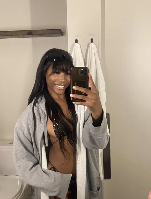 smiling bc i can finally stream on twitch tomorrow 🧸🥰⭐️