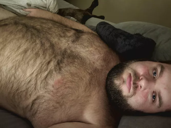 Sucks not feeling well on a Saturday 🥺 Come cuddle me