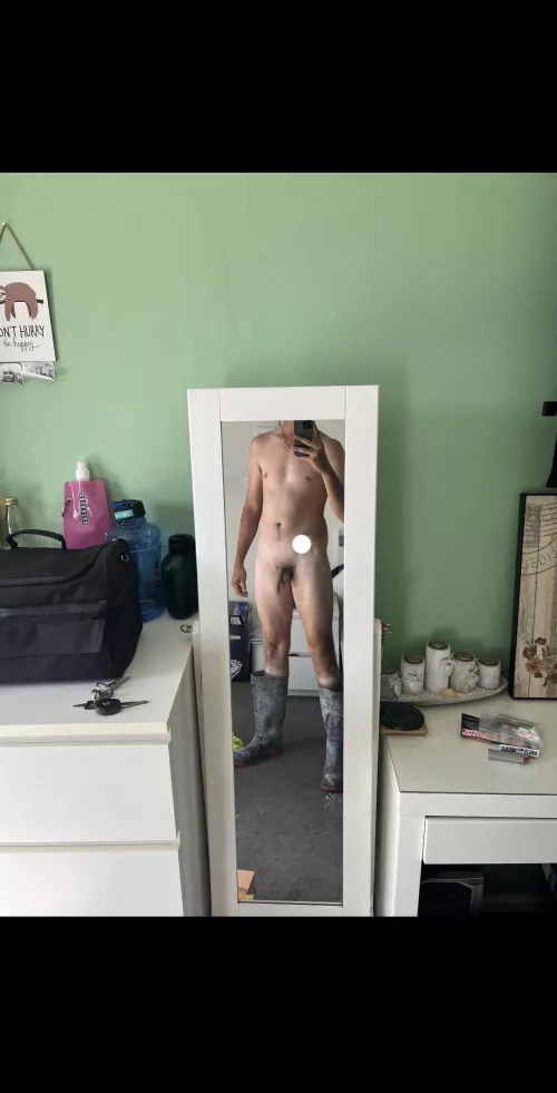 Tell (m)e what you think of my boots