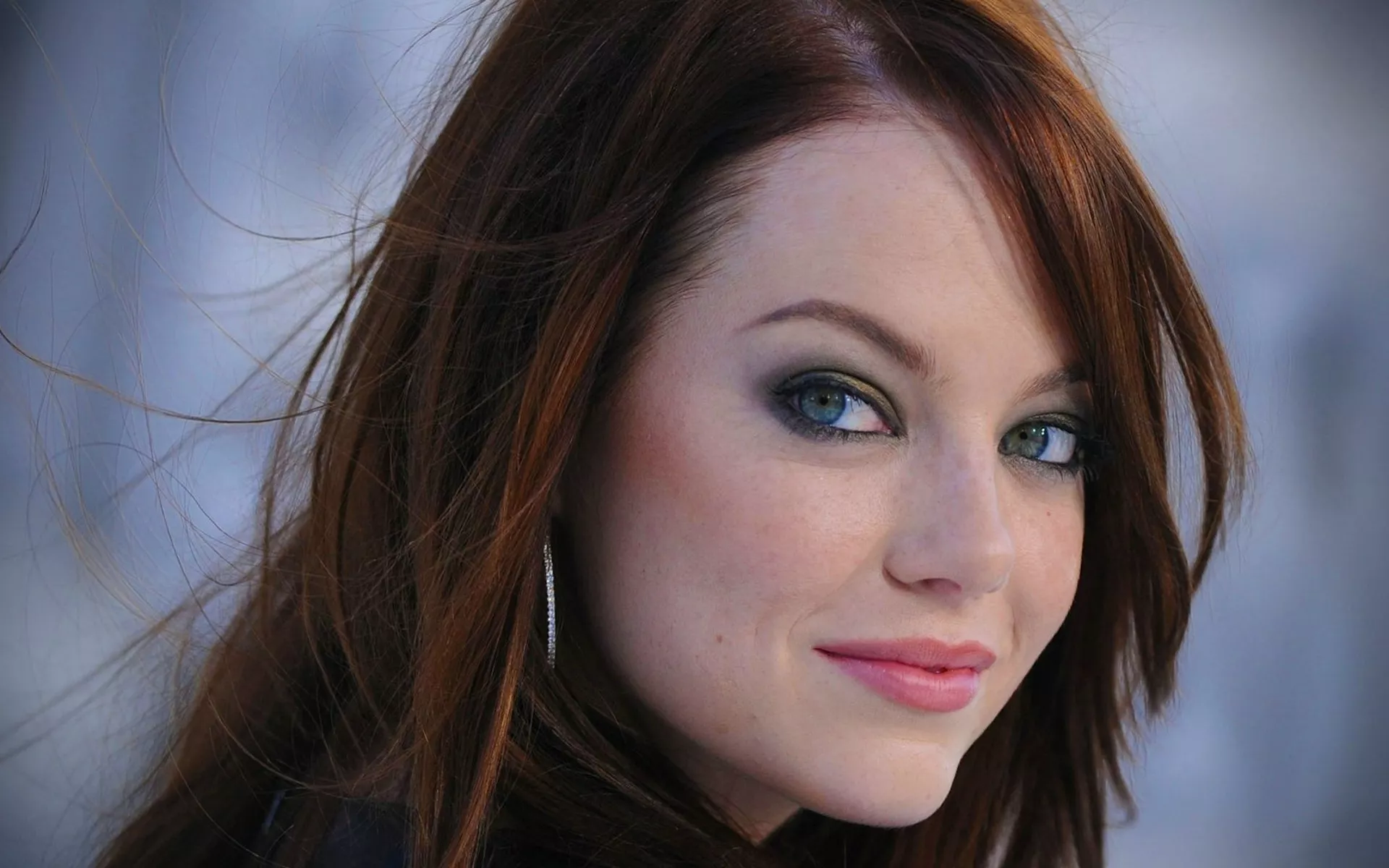 The very beautiful Emma Stone [cross-post from r/PaleGirls]