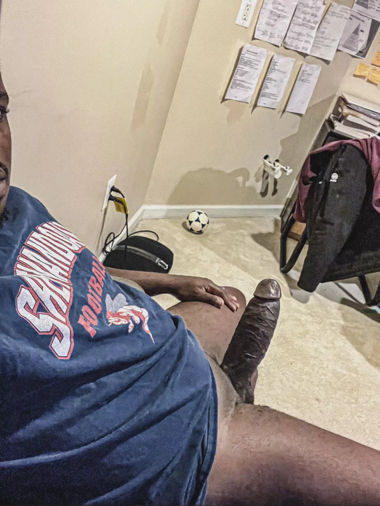 Who wants to fuck my hubby😉