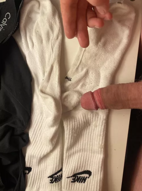 [20] yo GAY boy is looking for 18-23.