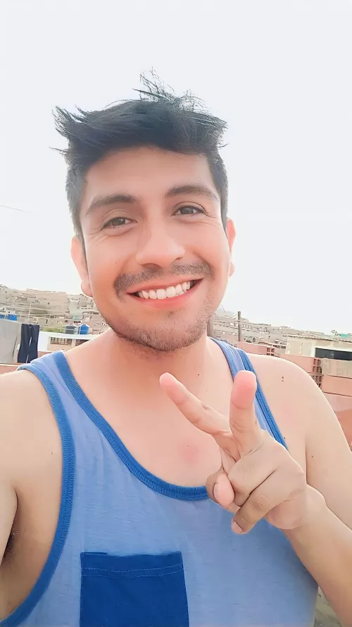 (29) hot Sunday, but always smiling 😁✌🏻