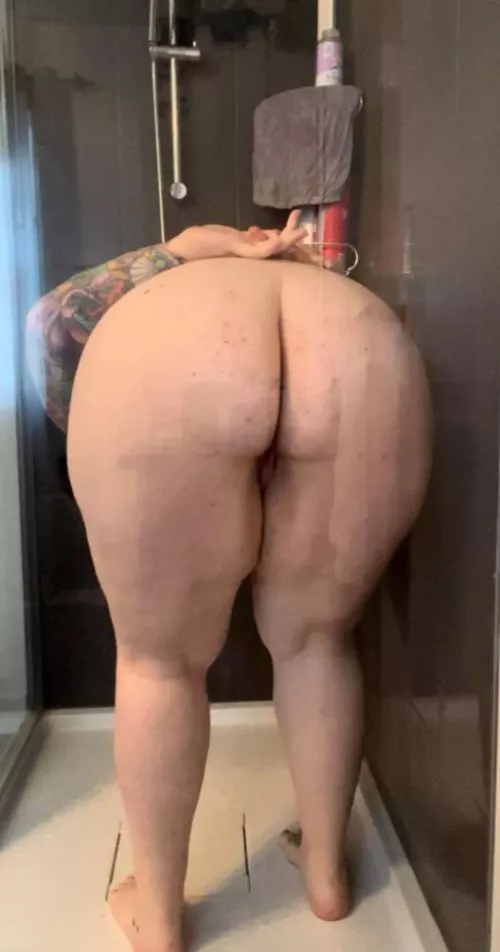 🔥🔥🔥6 feet tall tattooed pierced squirting girl 🔥🔥🔥