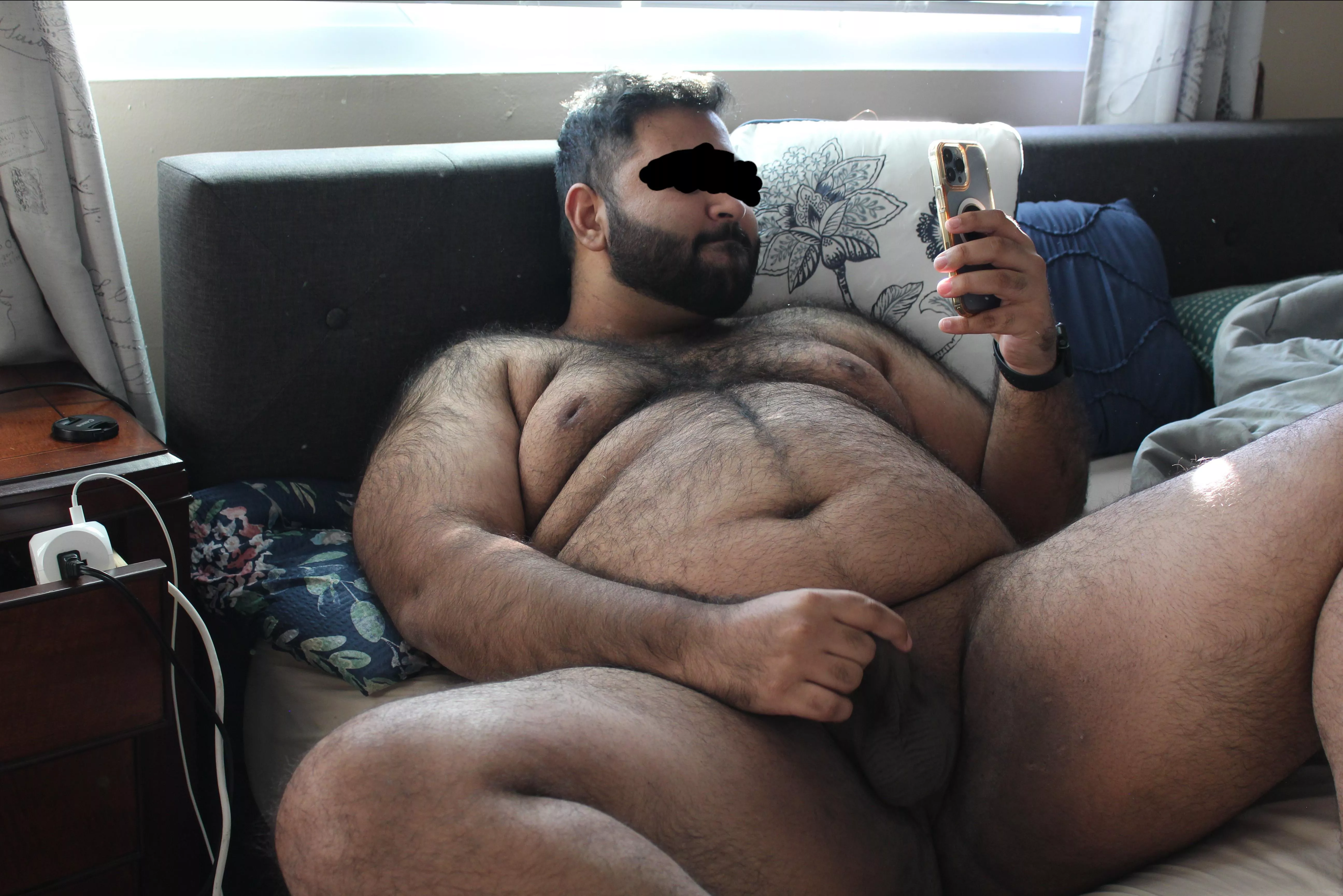 Any service tops into big hairy brown boys? ;)