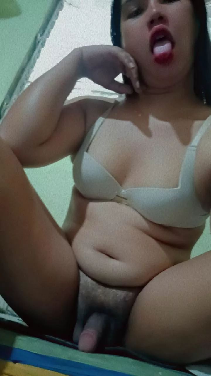 Any volunteers to milk my cock?Lets have some videocall or sexting 🥵