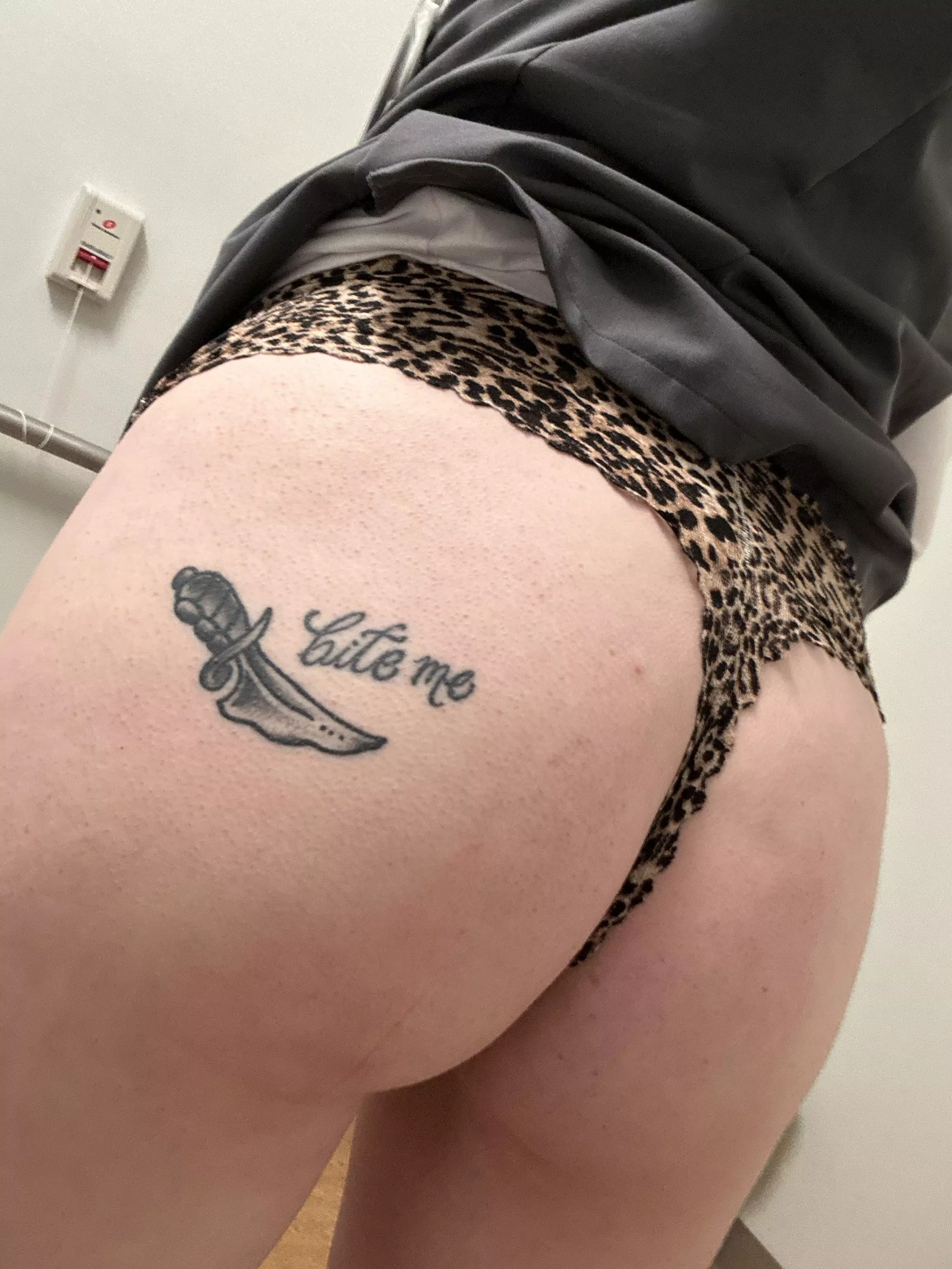 Bend me over and spread my cheeks😈