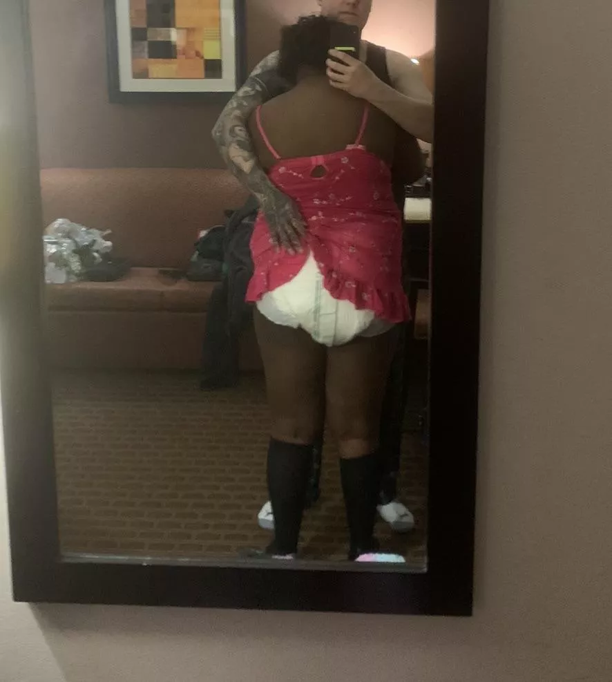 Daddy’s diapered lil princess 👸🏽🍭💋🫦💖🥰