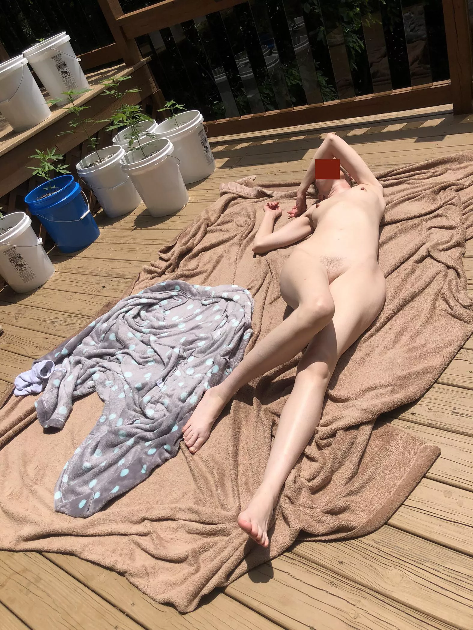 [F]reshly Sunning Ladies