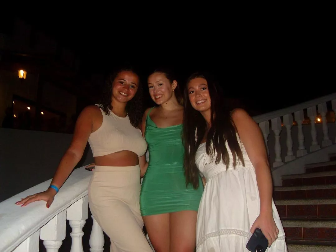 green has nice hips though