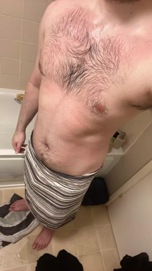 Hot, steamy & chest hair on display🌲😈 Dms open 💪🏼