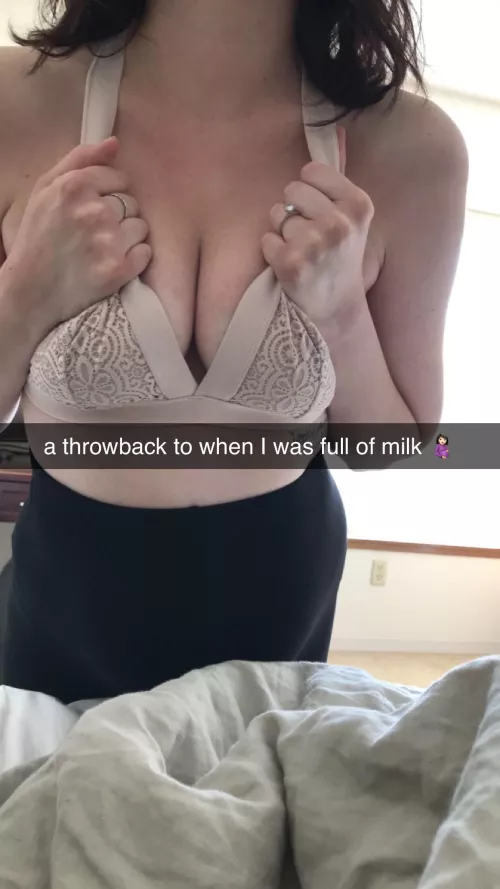 i loved showing off my pregnant body 🤰🏻