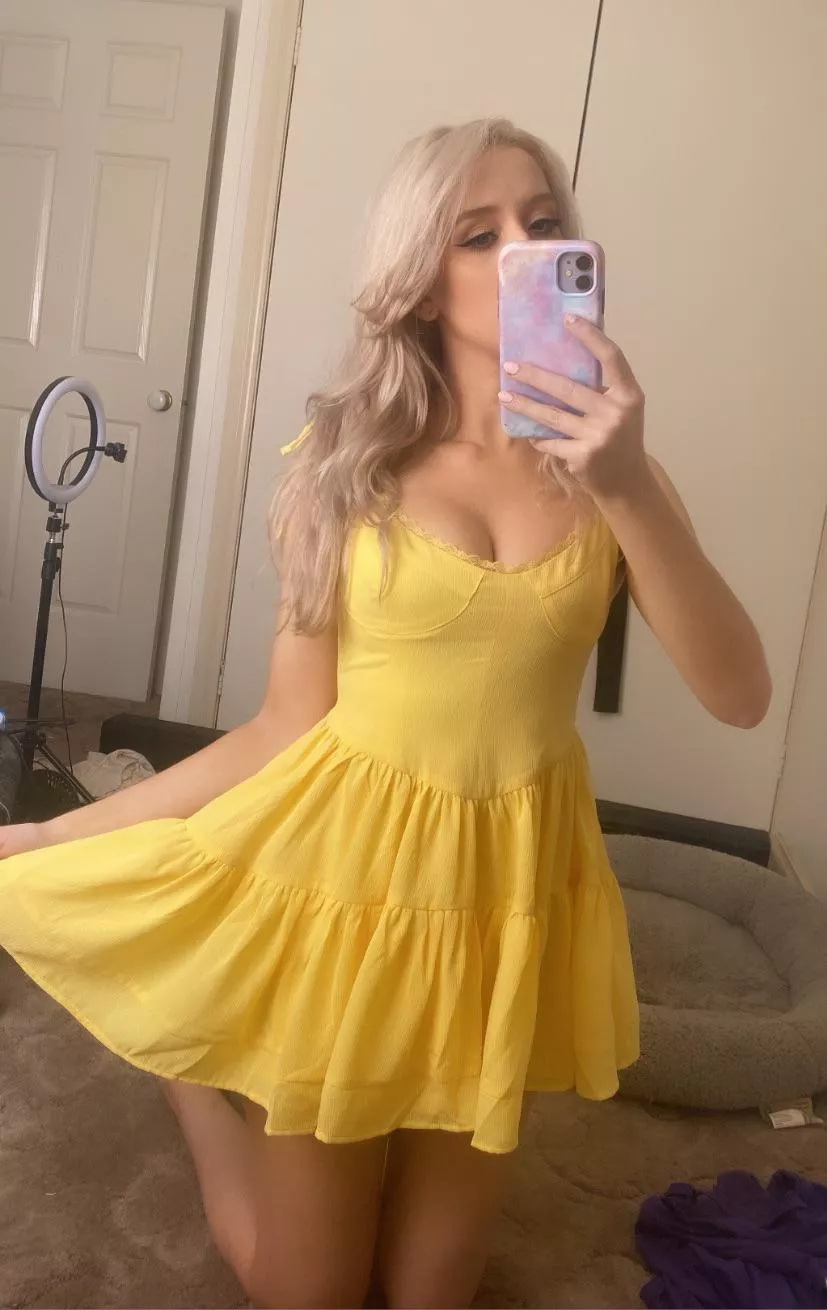 I never thought I’d like the colour yellow until I bought this dress ☀️
