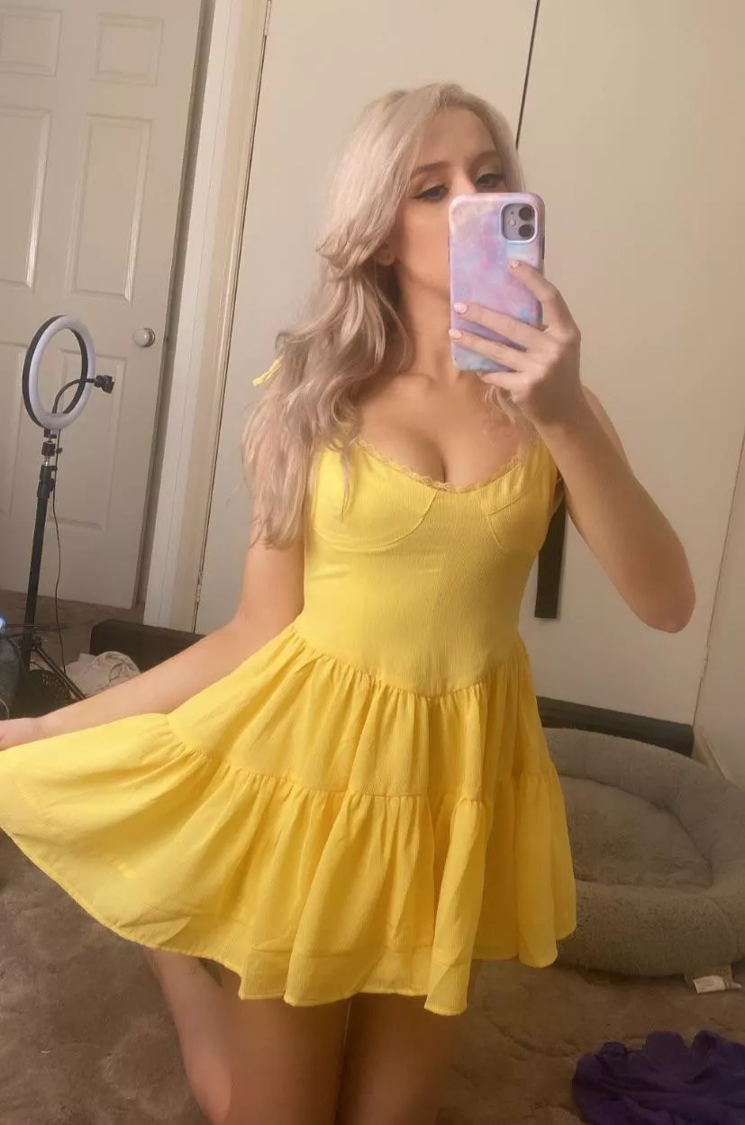 I never thought I’d like the colour yellow until I bought this dress ☀️