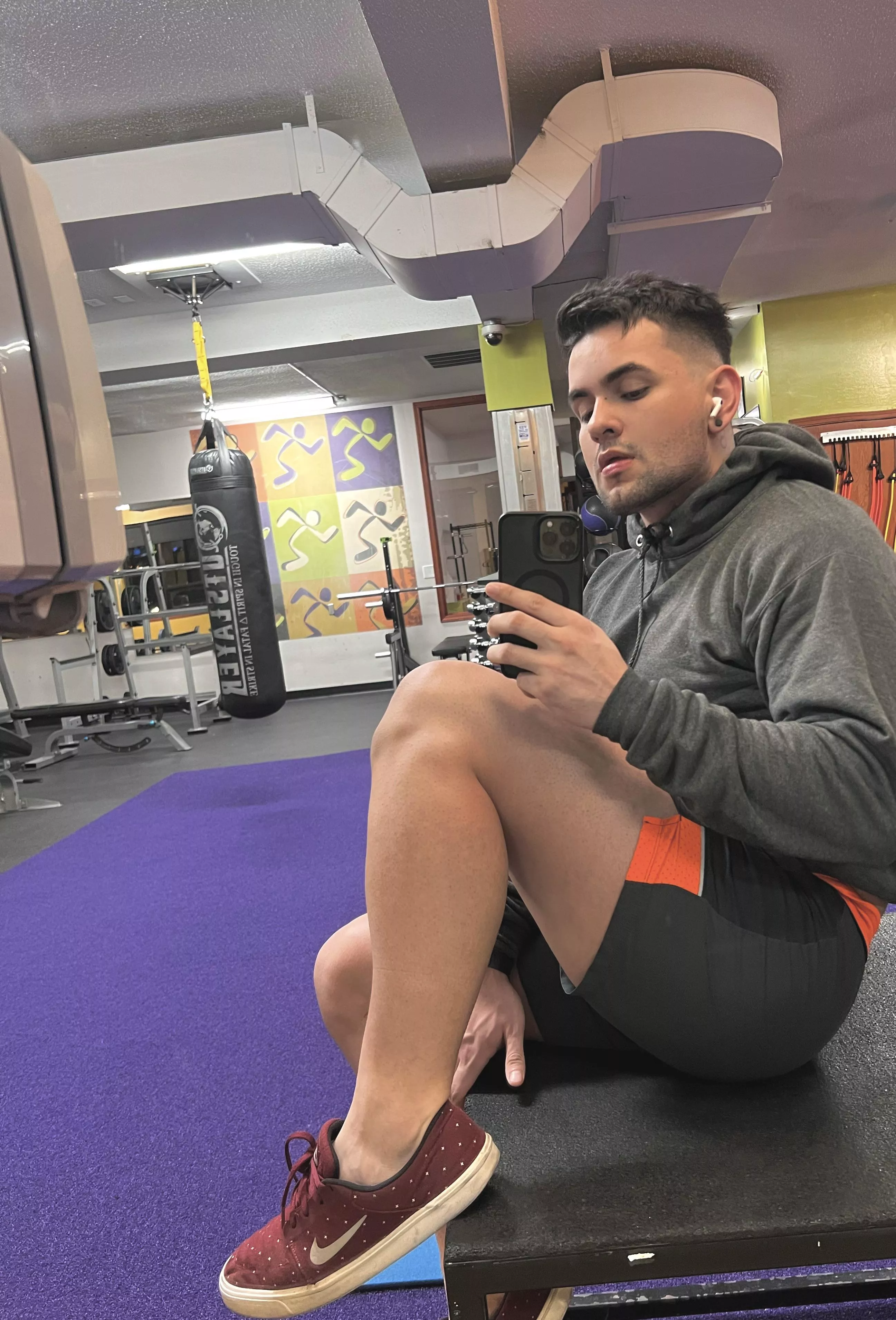 I shaved my legs 😎