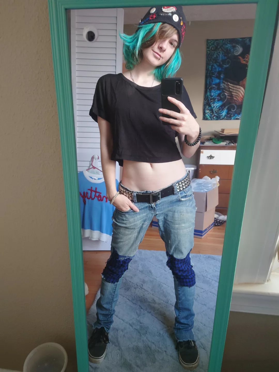 Midriff enthusiast