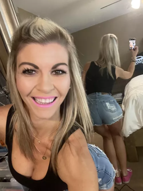 Might not be a hot wife but I bet you would take a second look if you walked past me……..