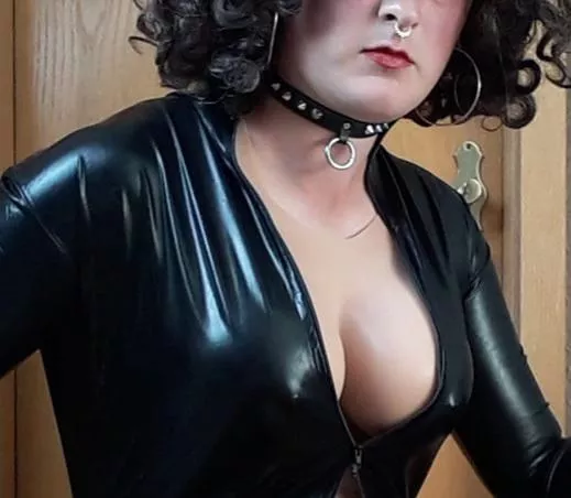 My collar. Maybe a nice woman or mommy will put a leash on it as well?😈🤭