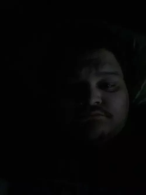 Need a daddy to cum on my fave.