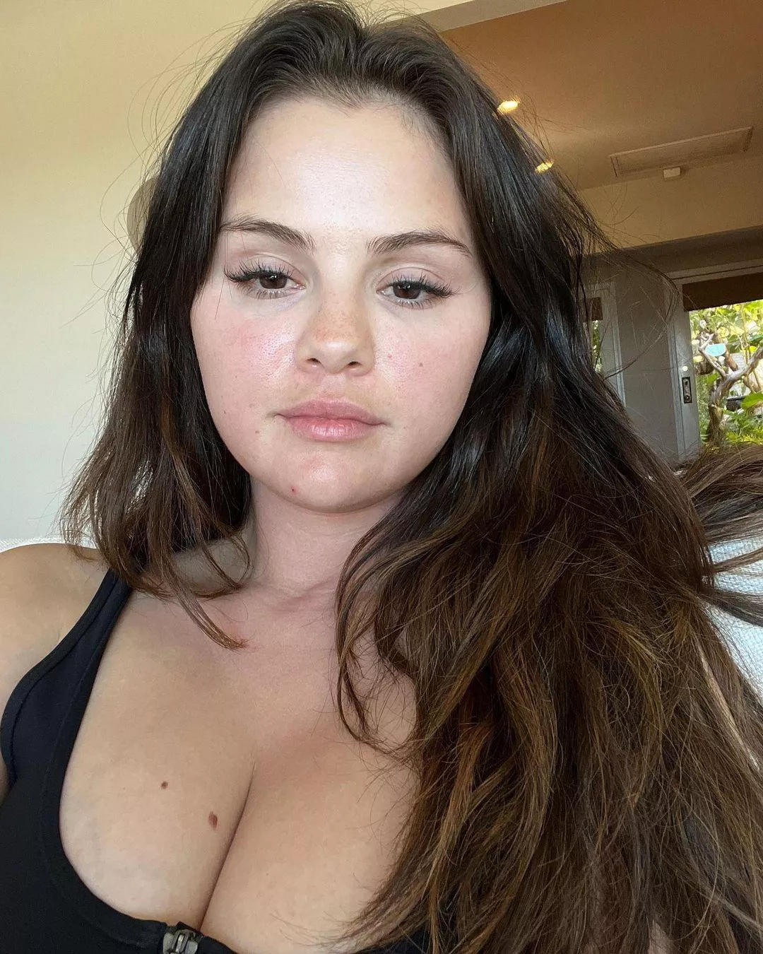 Selena Gomez gorgeous makeup free, All natural beauty
